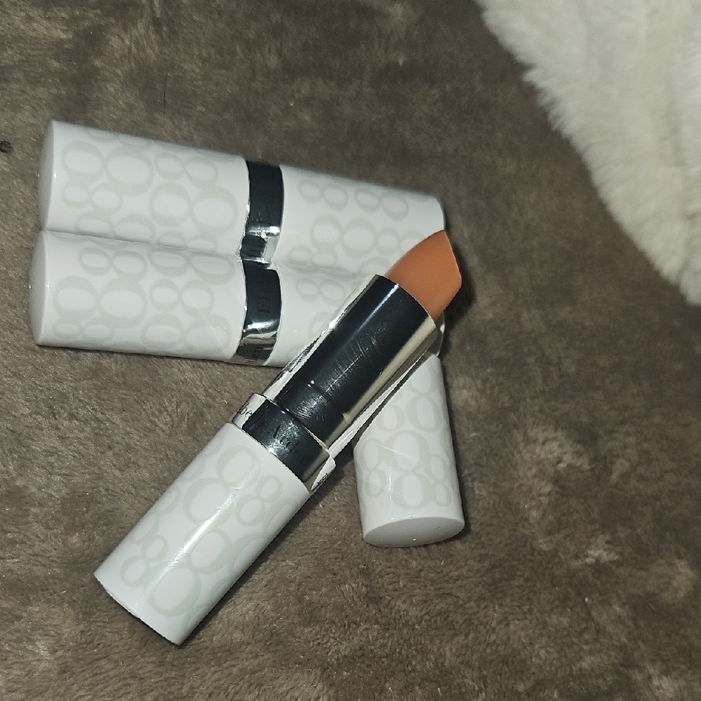 3x Elizabeth Arden Lipbalm
